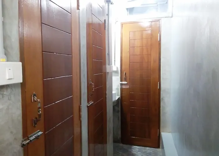Hotel Baan 2*