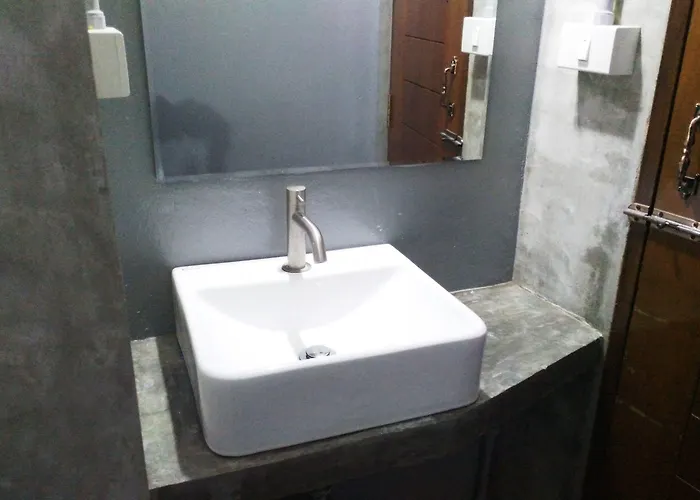 Baan Hotel 2*